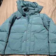 青緑色 フード付きダウンジャケット