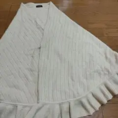 BASILE 　レディース　アイボリー ポンチョ　大判ストール　ヒラヒラ