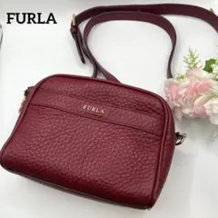フルラ　アヴリル　ショルダーバッグ　カメラバッグ　ボルドー　レザー　ゴールド金具のサムネイル