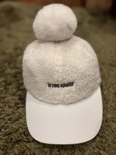 ルコック　白ボンボン付きキャップ