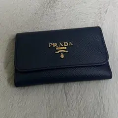 PRADA プラダ　キーケース　６連　ブルー　ゴールドロゴ　サフィアーノレザー