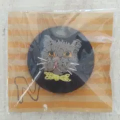 ハンドメイドブローチ　黒猫