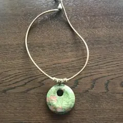 グリーンのペンダント