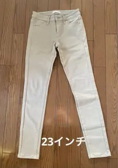 廃盤　未使用　UNIQLO ウルトラストレッチスキニージーンズ　グレージュ