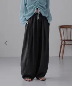 ローリーズファーム　イージーワイドコクーンパンツ　ブラック　Mサイズ