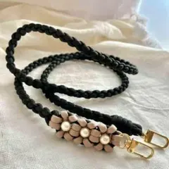 花3つ　パラコード　ストラップ　ショルダー　スマホ　フラワー　ブラック　黒