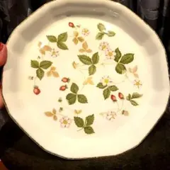 ウェッジウッド ワイルドストロベリー♡8角形大皿 24センチ