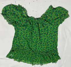 フリル付きオフショルダー緑色ブラウス