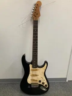 Legend ストラト タイプ エレキギター ピックガード 他 変色あり Legend ストラト タイプ エレキギター ピックガード 他 変色あり
