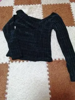 【未使用品】オフショルダーニット　アシンメトリー（CECIL McBEE）