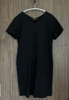 UNTITLEDアンタイトル　ブラックコクーンワンピース　Vネック 半袖1S