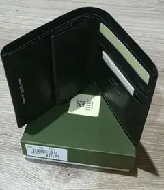 ★新品未使用★CYPRIS ダークグリーン 二つ折り財布のサムネイル