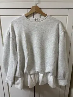 グレー フリル付き トレーナー