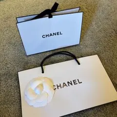 CHANEL ショップ袋 ホワイト カメリア付き