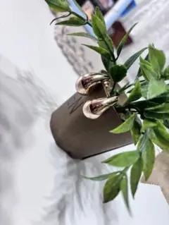 ゴールド しずく型 ピアス レディース 韓国風