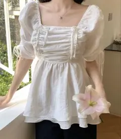 ホワイト スクエアネック パフスリーブブラウス