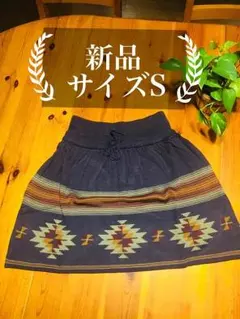 スカートのサムネイル