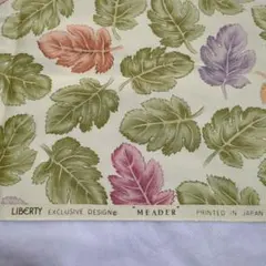 端切れ　LIBERTY　　　　　　　　巾95~103cm×長さ約54cm