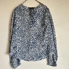 【美品】バナナリパブリック とろみブラウス XS S 総柄 ブルー リボンのサムネイル