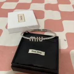 miu miu クリスタルロゴネックレスのサムネイル