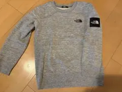 THE NORTH FACE キッズ トレーナー グレー 140cmのサムネイル