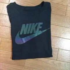 NIKE 黒 Tシャツ　オーロラ 140cm