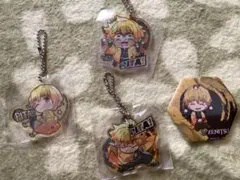 鬼滅の刃 ぴた！でふぉめ　鬼滅の刃　我妻善逸セット　アクリルキーホルダー　バッジ