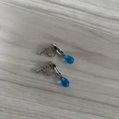 イヤリング 水色ビーズ