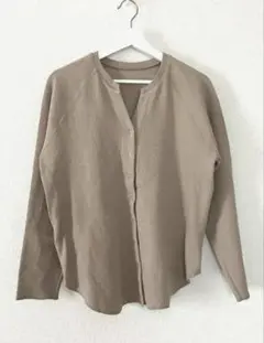 ミューニック　ベージュ スナップボタン　ラグランスリーブ カットソー