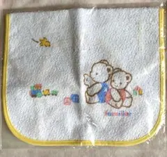 familiar ファミリア　スタイ　お食事エプロン