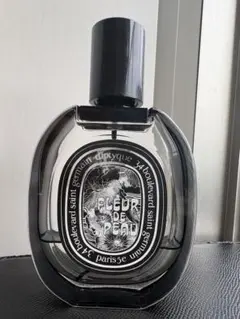 残量4割diptyque FLEUR DE PEAU 75ml ＋サンプル付き - メルカリ
