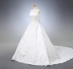 【超美品】ワタベ ウェディング　Avica