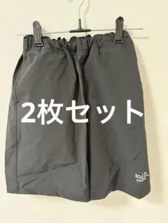 グレーとネイビーのハーフパンツ
