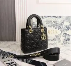 美品 ロゴチャーム ラムスキン ショルダー