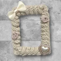 ホイップデコ トレカケース 硬質ケース b8 ベージュ　パール　リボン