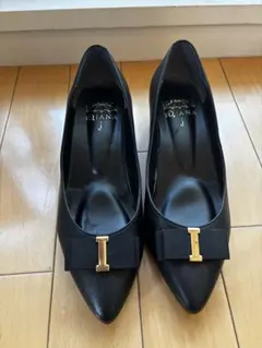 DIANA ブラック ポインテッドトゥパンプス