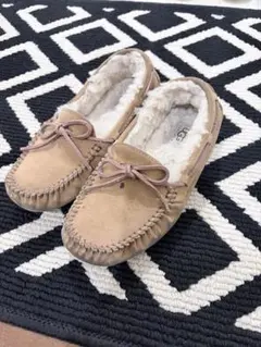 2026年最新】ugg モカシンの人気アイテム - メルカリ