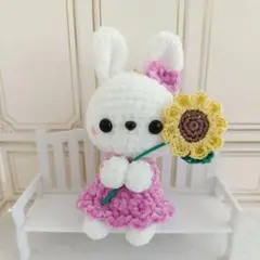 モール糸のうさぎのあみぐるみ（ピンク）のサムネイル