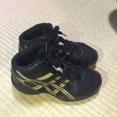 アシックスバスケシューズ