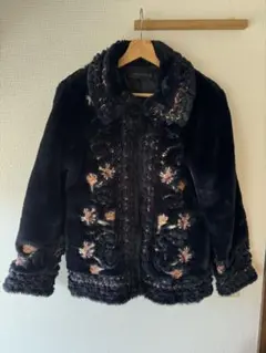 ZARA WOMAN フェイクファー 刺繍 ジャケット ブラックのサムネイル