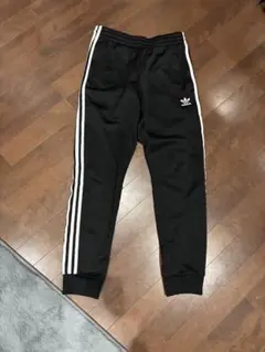 adidas 3本ライン 黒ジャージパンツ Mサイズ