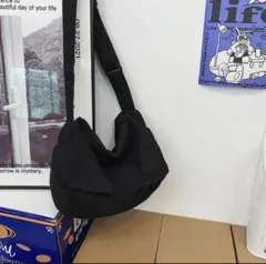 513.ニュースペーパーバッグ　メッセンジャーバッグ　ヴィンテージ　ブラック　軍