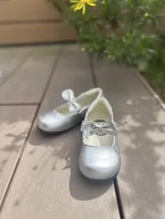 【Catherine Cottage】リボン付きシューズ シルバー 18.0㎝