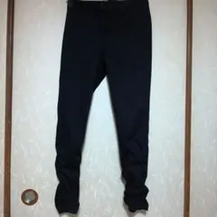 ブラック スリムフィットパンツ