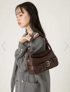 FRAY I.D バックルデザインミドルバッグ　ブラウンのサムネイル