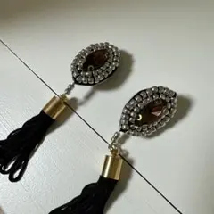 エレガントなタッセルピアス
