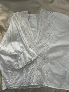 ローリーズファーム　刺繍シャツ