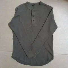 UNIQLOワッフルヘンリーネックカットソーメンズ Sサイズ カーキ