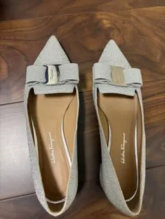 【美品】　フェラガモ　フラットシューズ　レース 本革】 フラットシューズ 35693 （ブラック） -モードカオリ MODE