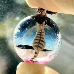【現品限り】No.722 月と猫　球体　ネックレス　レジン　雲 レジンアート